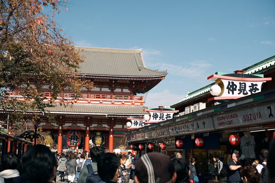 ningyotyo_to_asakusa_NGI0WFY.jpg