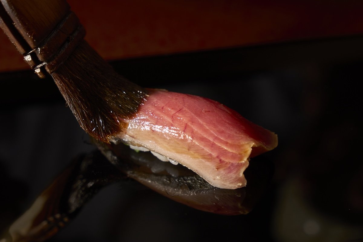 かつお。厄介な魚で見た目ではなかなか良し悪しがわからず、おろしてはじめて脂の乗り具合などがわかるという