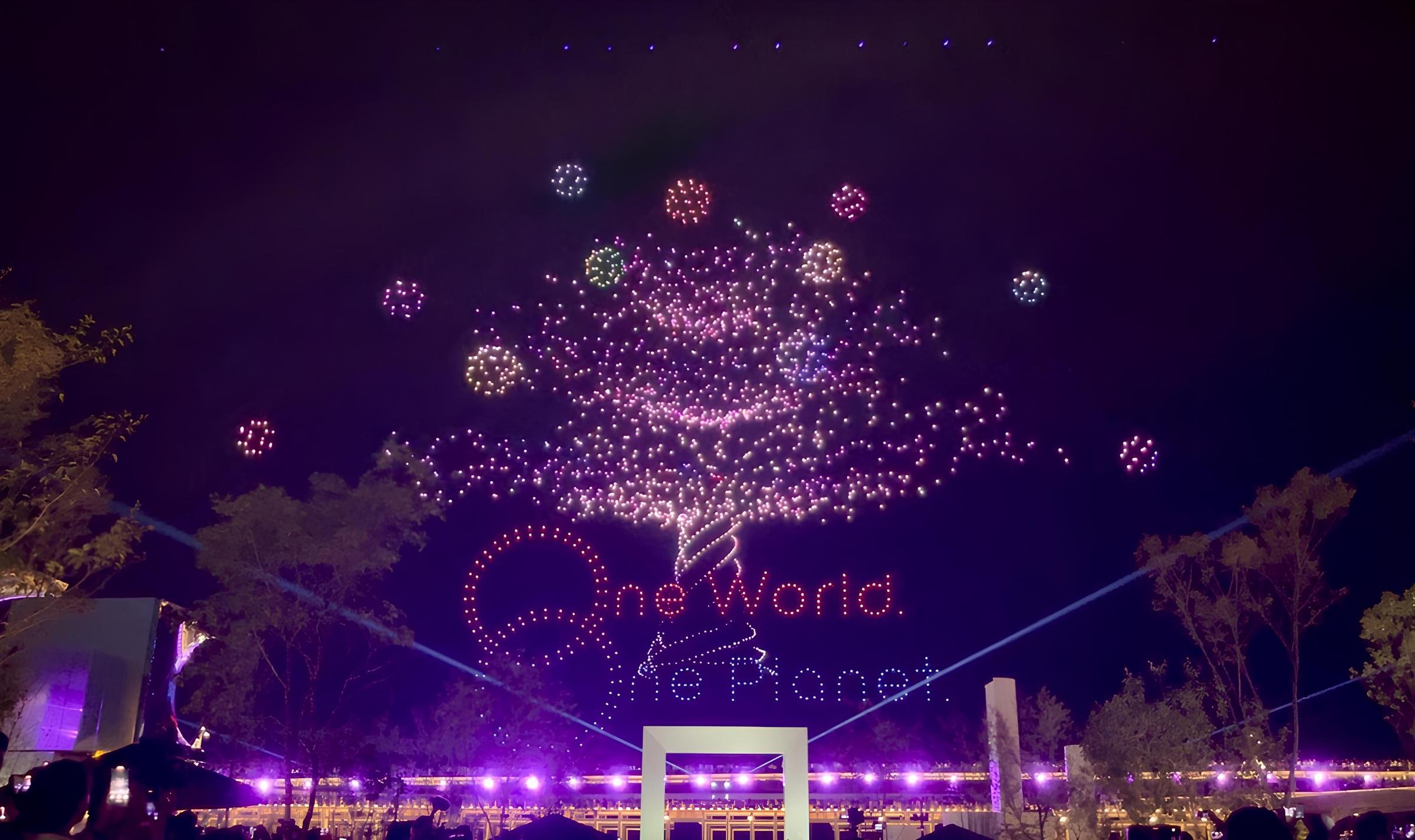 レッドクリフのドローンショーは、大阪・関西万博で開催されたスペクタクルショーの演出内容の一つにもなった