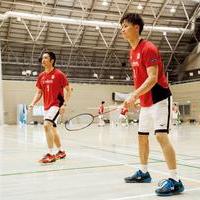 「一緒に正解を探せば、必ずメダルを獲れる」バドミントン選手・遠藤大由、渡辺勇大の画像