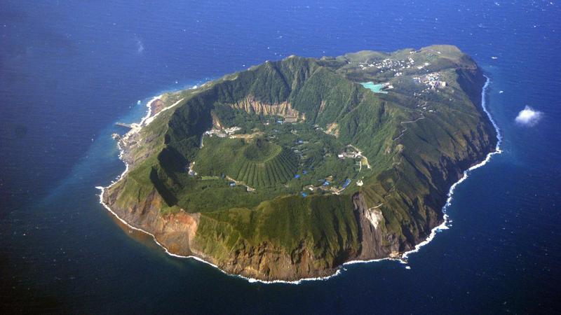 塩づくりで注目を集める、人口166人の青ヶ島