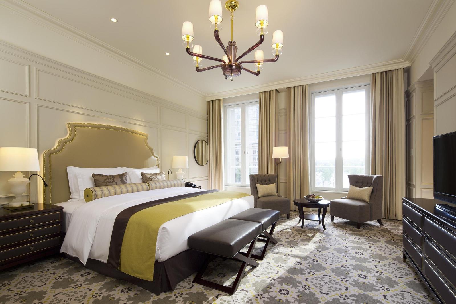 Imperial_Suite_Bed.jpg