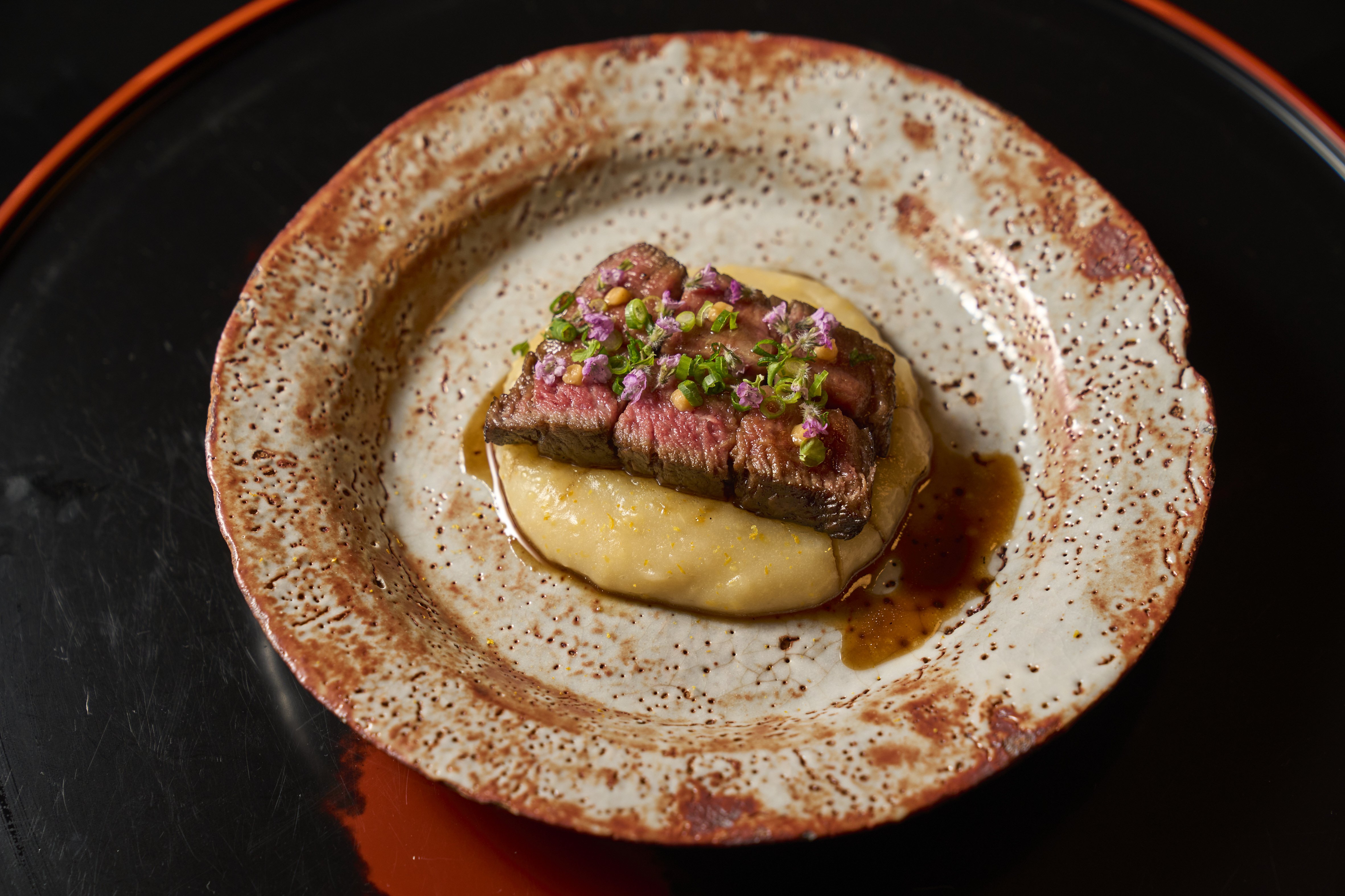  The yakimono dish: grilled beef with sauce on yuzu potato paste