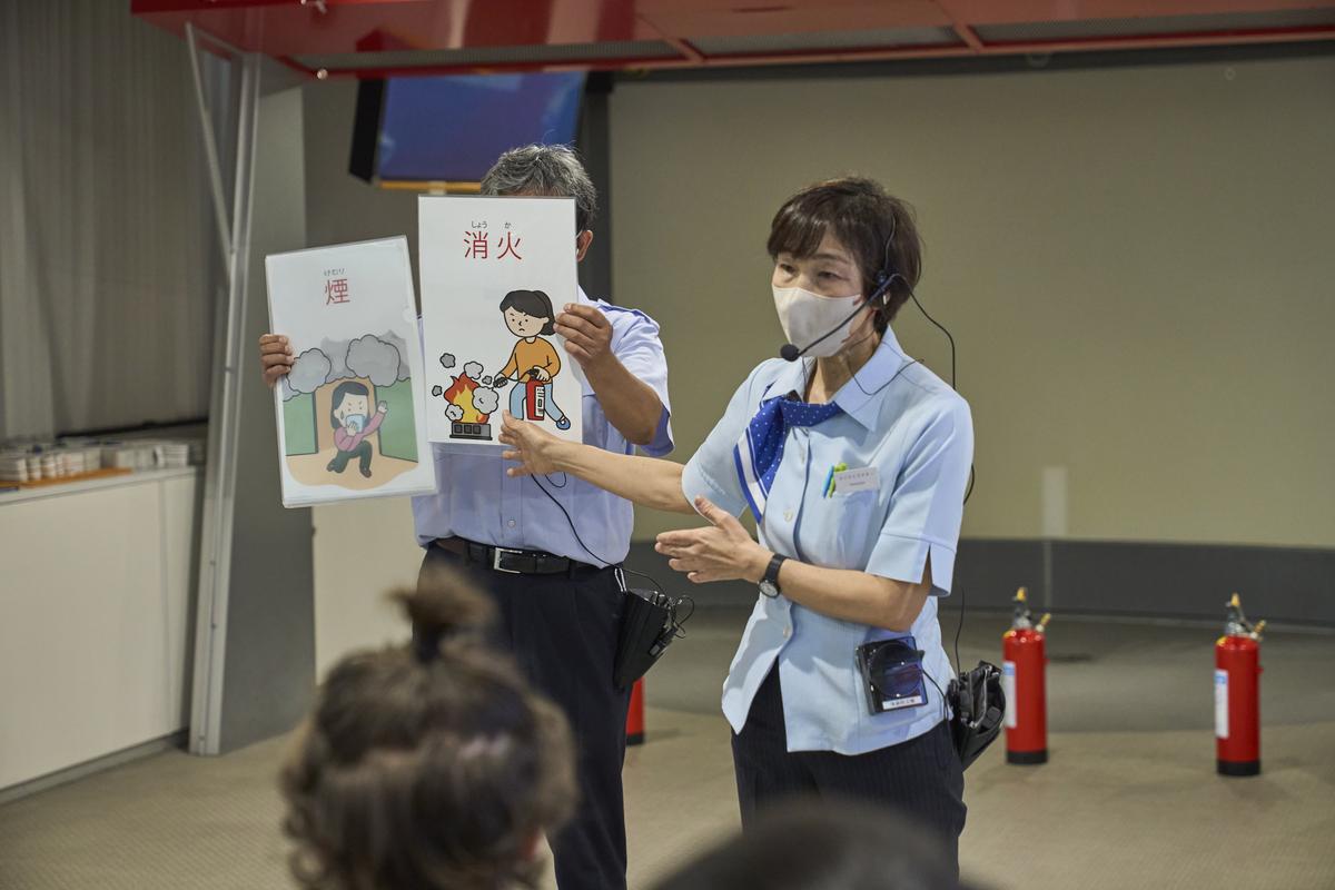 The tour utilizes visual aids and easy Japanese to help international guests understand. 