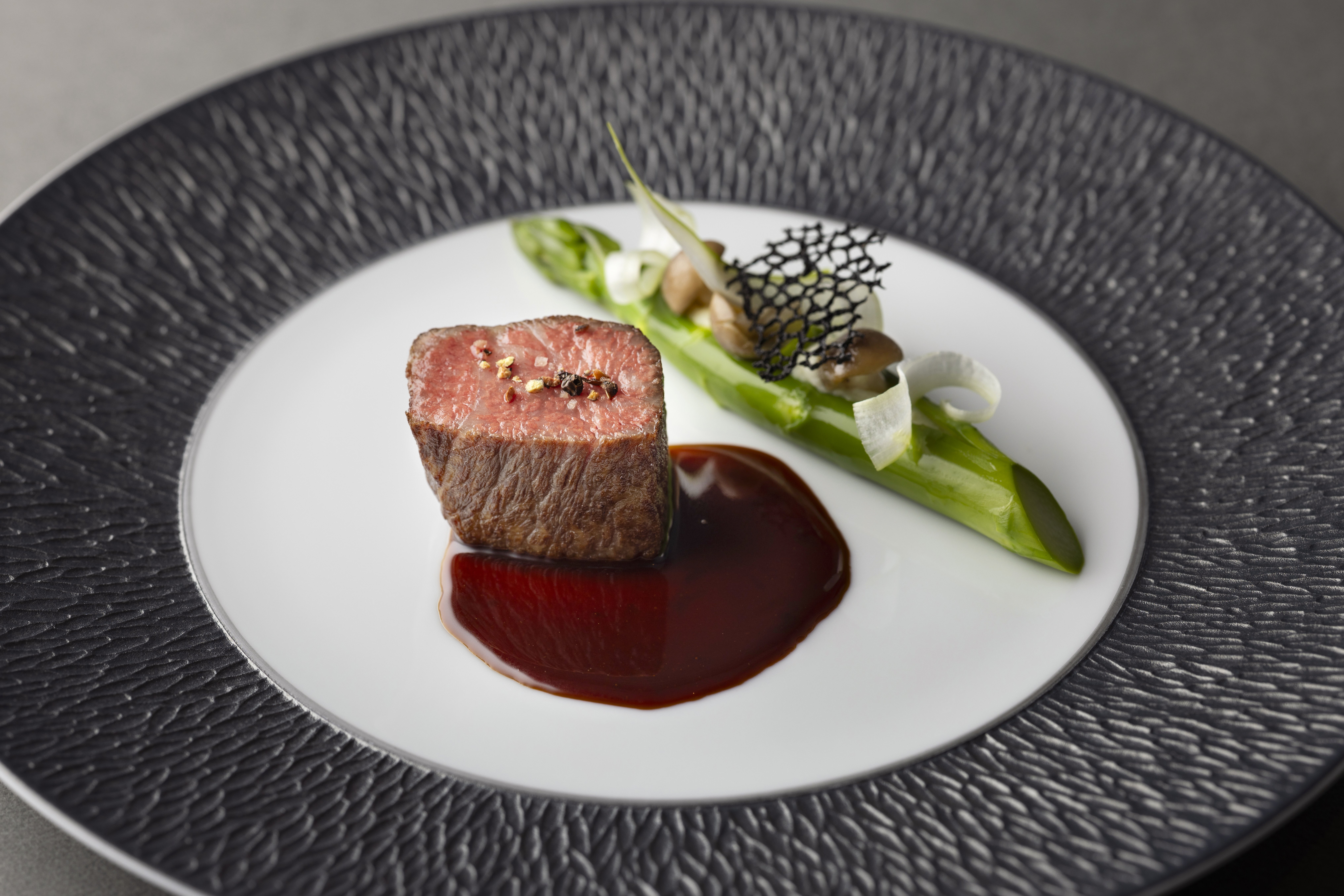 The Restaurant Blanc Rouge uses carefully selected ingredients. Photo: courtesy of The Tokyo Station Hotel