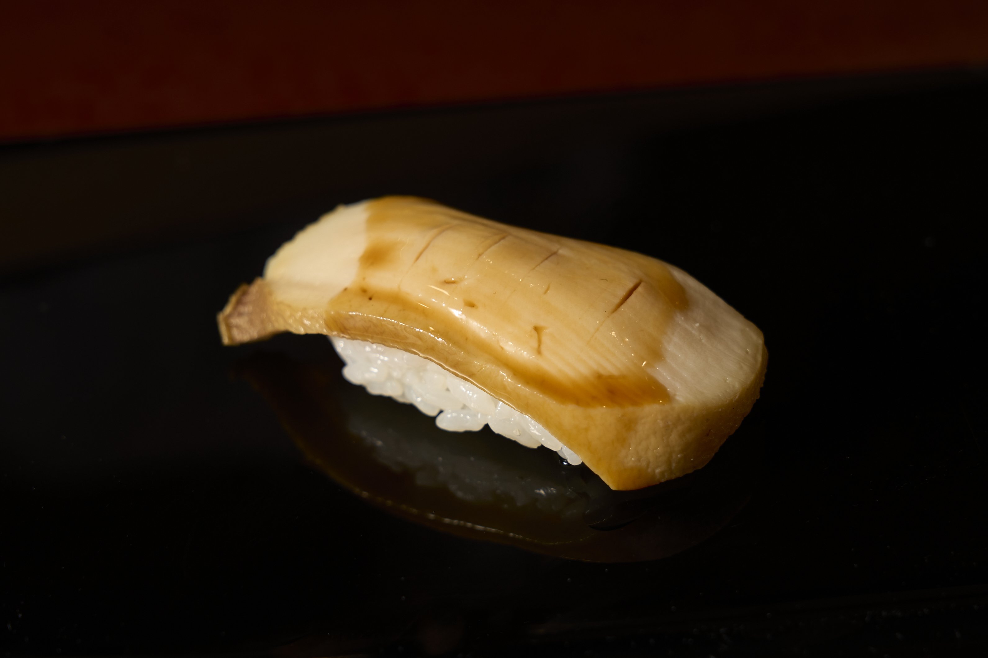Awabi (abalone) is known as the king of summer shellfish.
