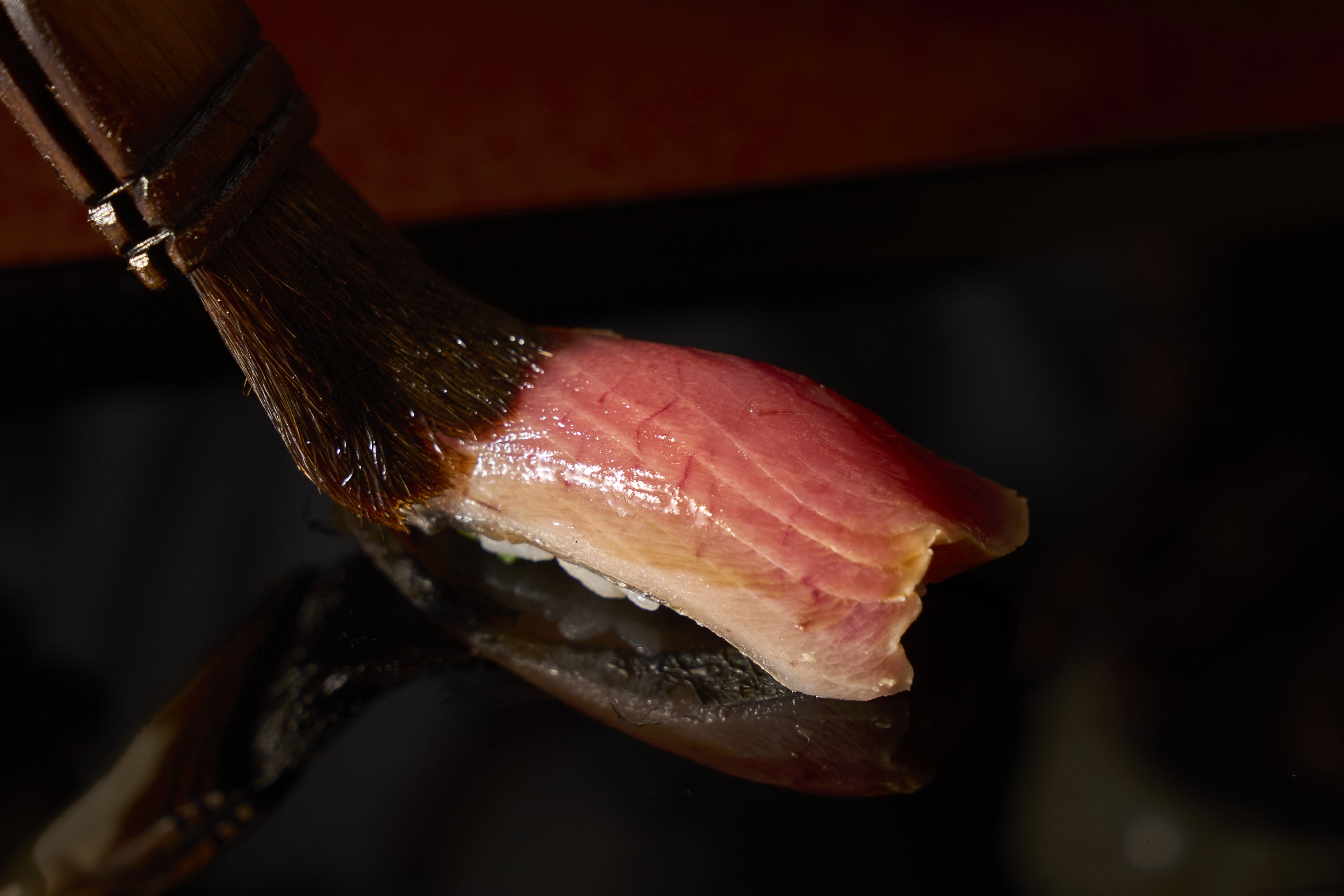 The fat content of <i>katsuo</i> (bonito) can only be assessed once filleted.