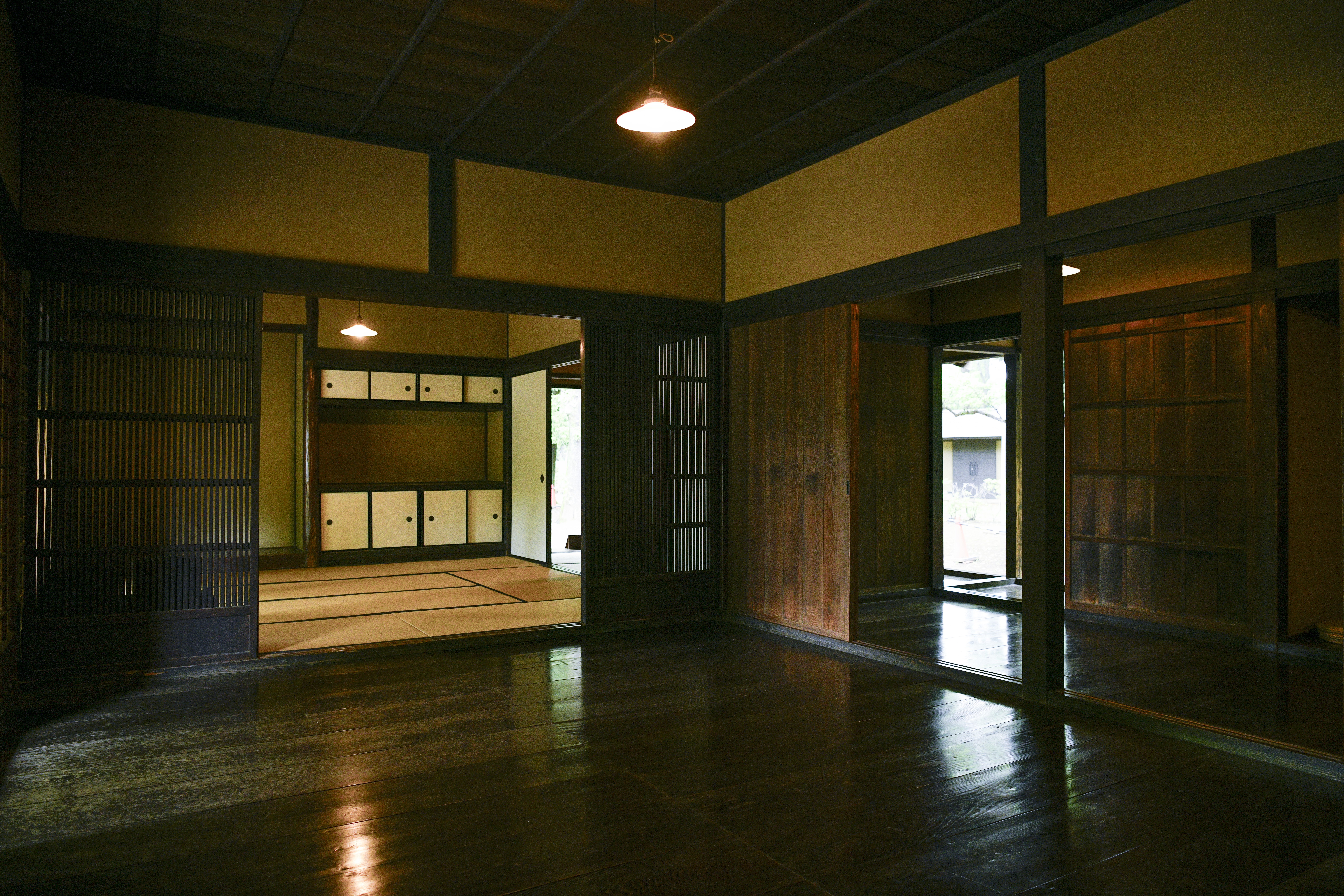 Inside the house of the leader of the Hachioji Guards (Hachioji-sennin-doshin).