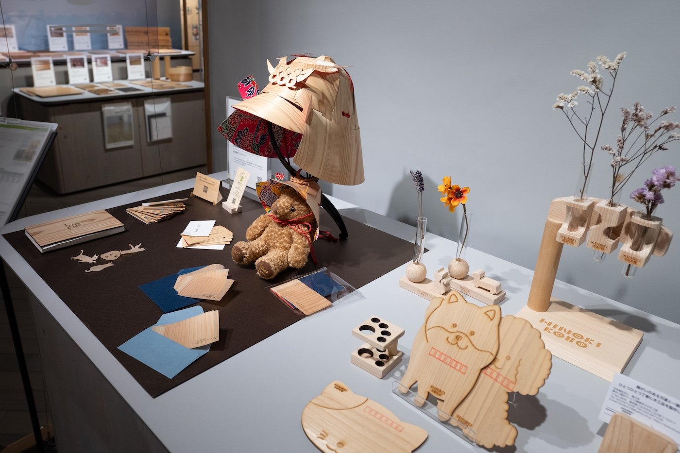 Woodworking products on display at the TOKYO MOKUNAVI showroom.