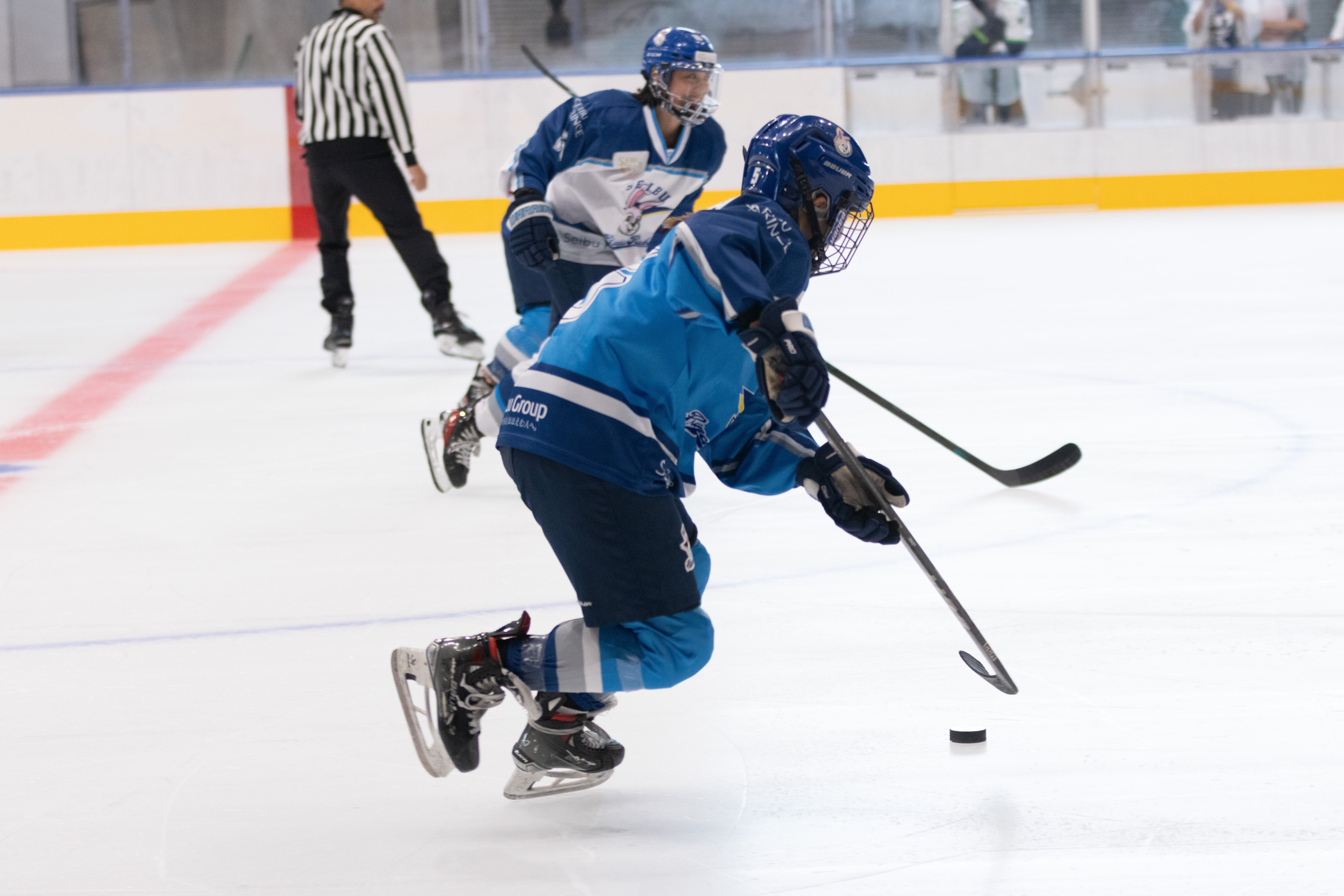 A scene from the opening-day ice sports activities. Photo: courtesy of Central Sports Co., Ltd.