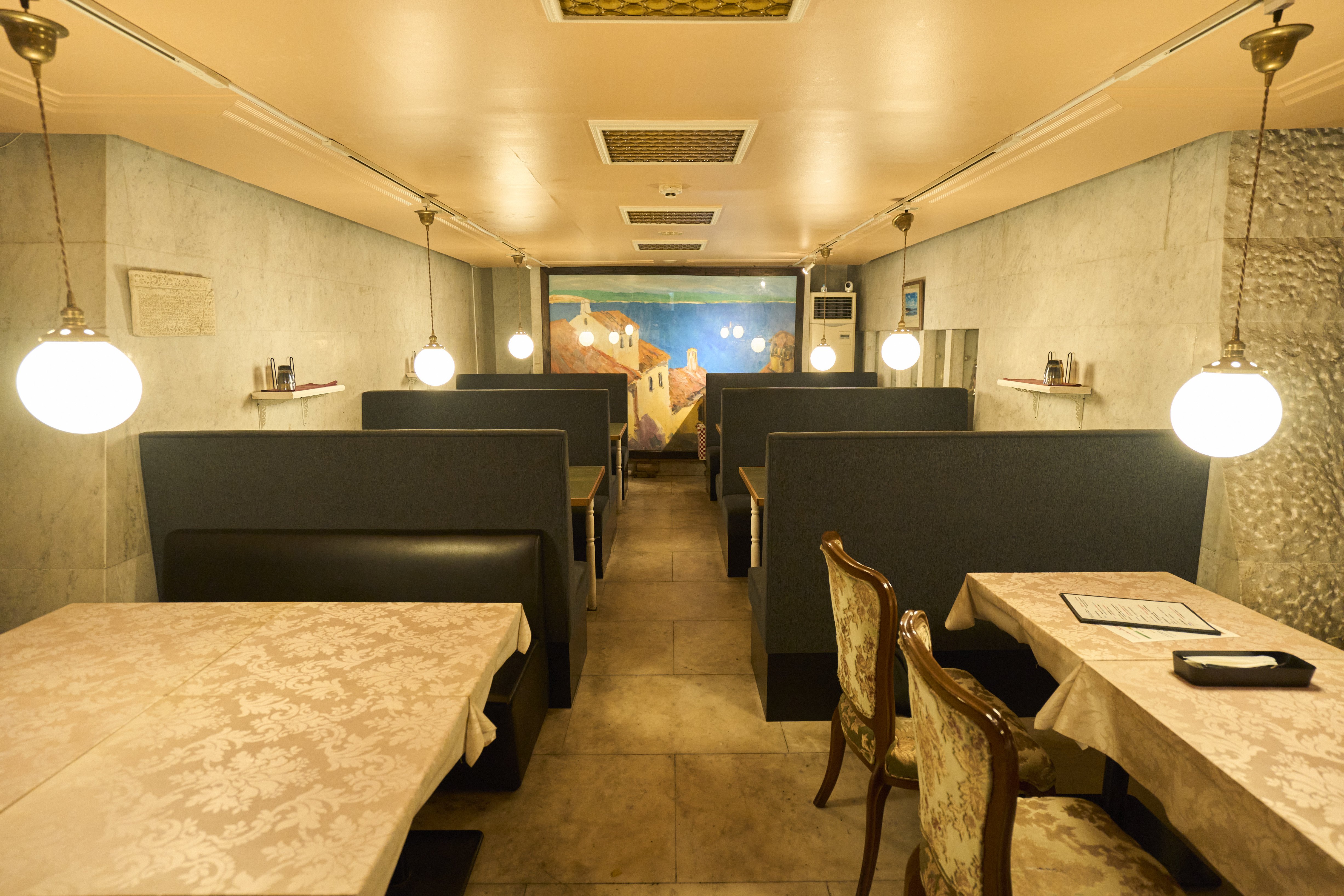 The lower floor is used during lunch service.