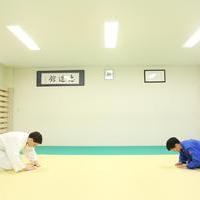 Swedish <i>Rakugo</i> Performer Takes on Judo｜Challenge for <i>BUDO</i> VOL.1の画像
