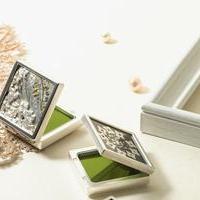 An art piece born from a fusion of metal work and beni rouge, the skills of an artisan.の画像