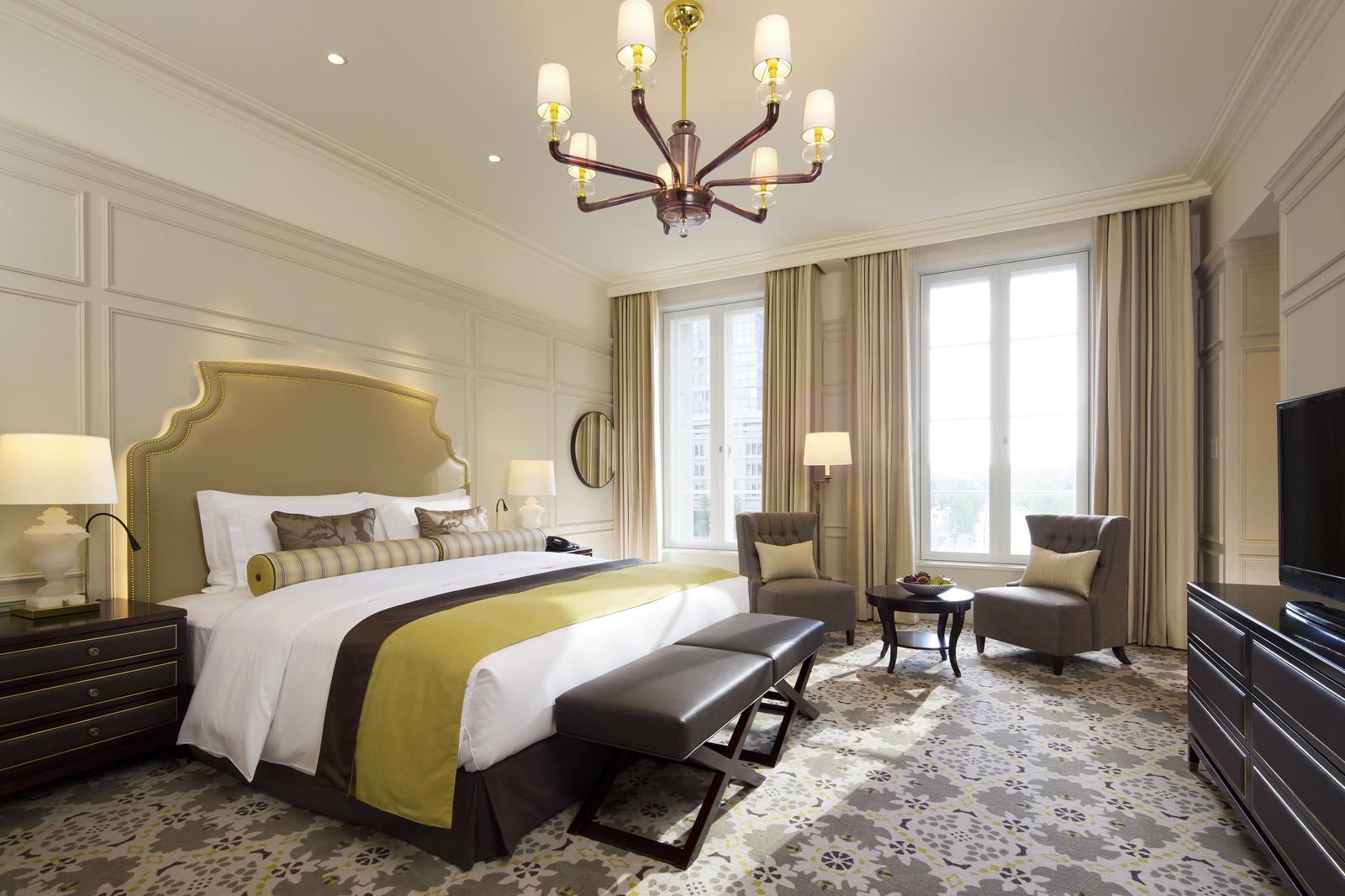 Imperial_Suite_Bed.jpg