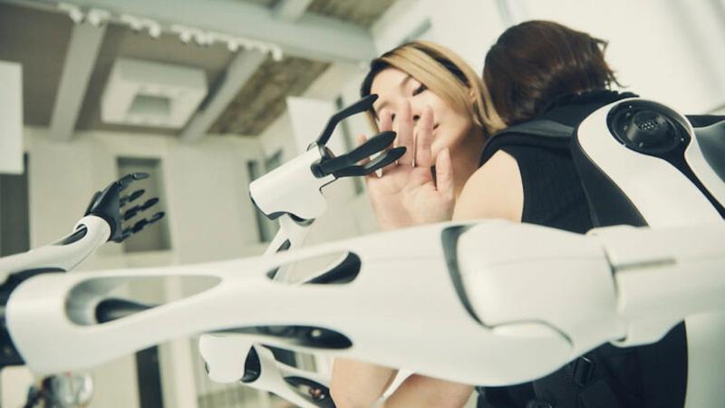 What Kind of Clothes Would You Wear If You Had Four Extra Arms? Thinking About Body Augmentation from a Fashion Perspective