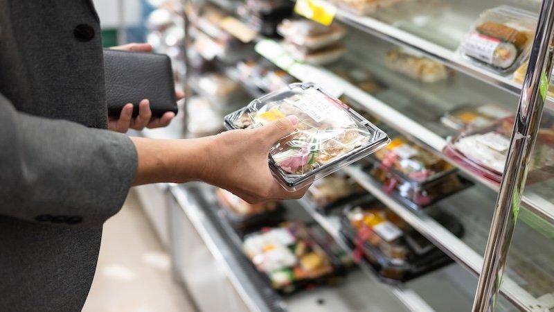 Japan's Konbini: Global Chains, Local Lives